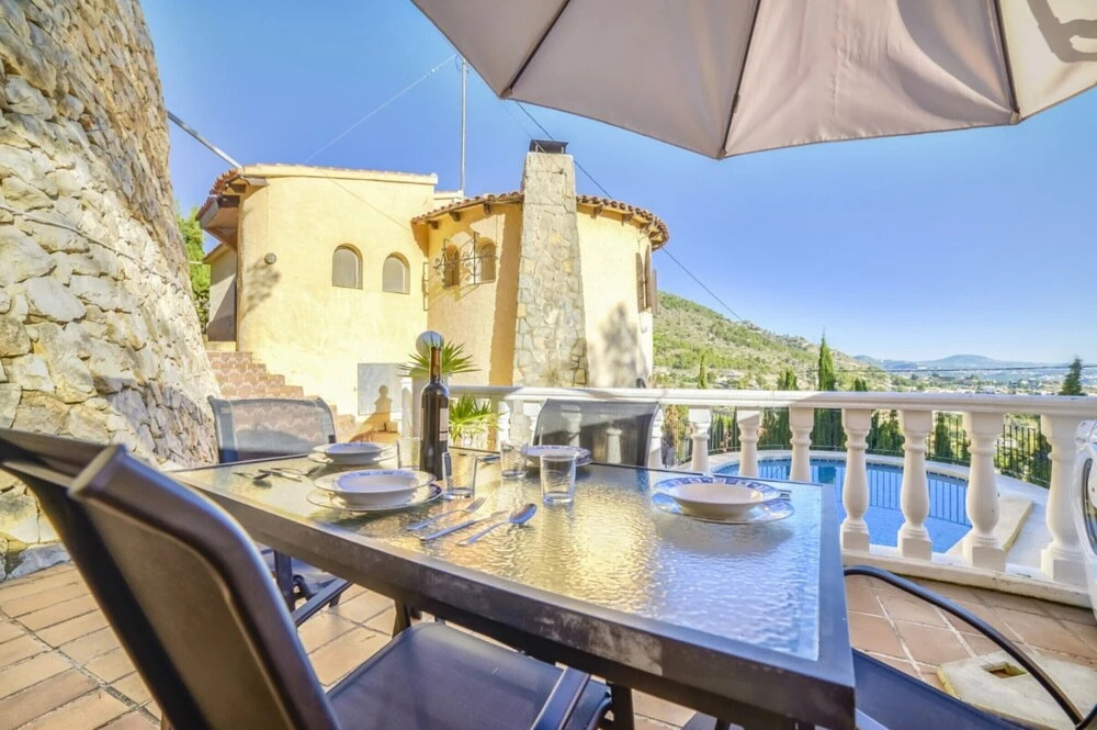 Villa - 4 Bedrooms with Sea views - 104991