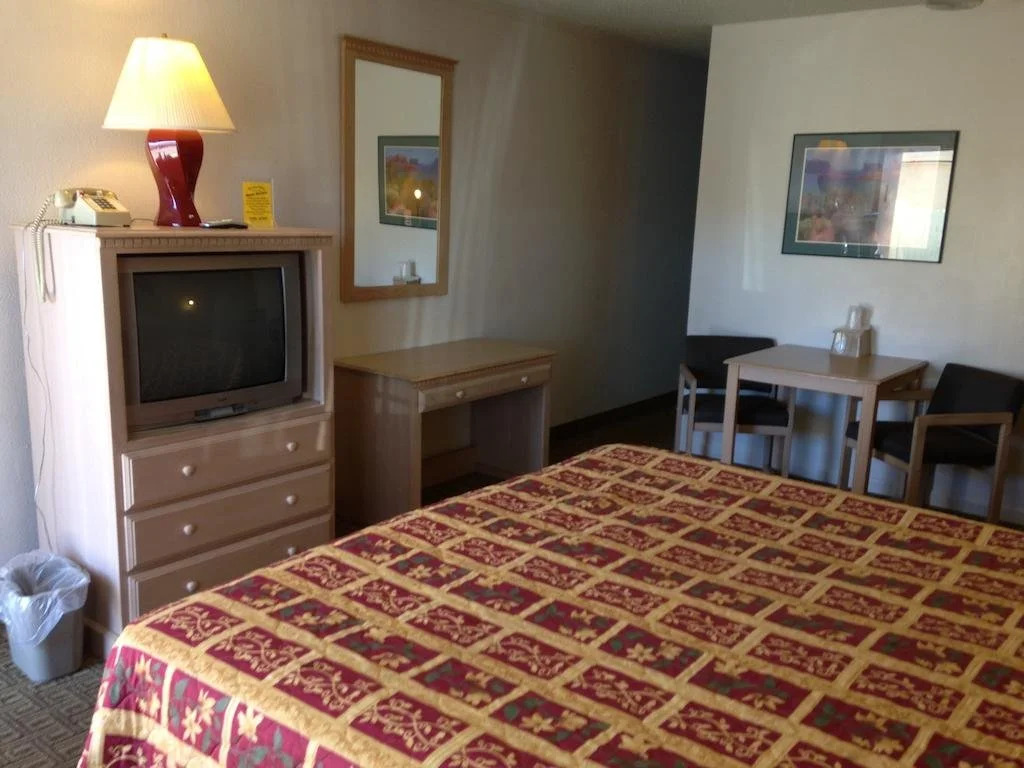 Grizzly Inn Motel