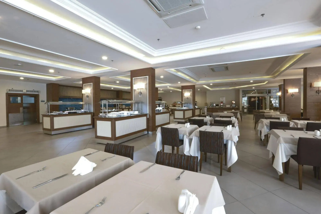 Insula Resort & Spa