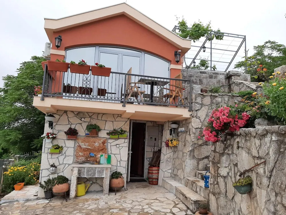 Apartments Kamena Ruza