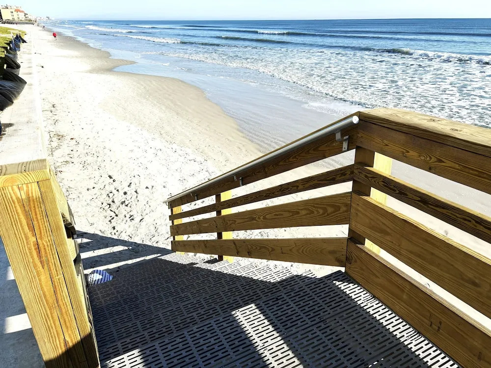 Oceanfront 2 bed 2 Bath Condo New Smyrna Beach