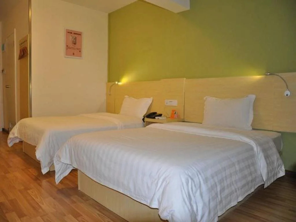 7 Days Inn Zhuhai Gongbei Tunnel Branch