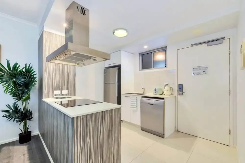 Stylish 1-bed Darwin City Stay With Balcony Views