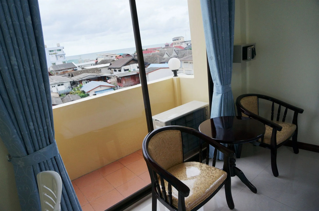 Baan Taweesuk Guest House