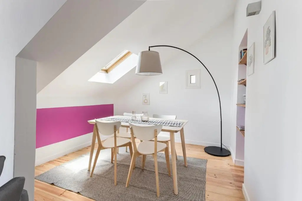 ALTIDO Stylish 2-bed Apt with balcony in Lapa, 5mins to National Museum of Ancient Art
