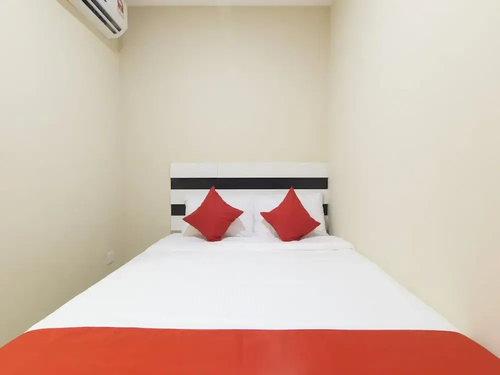 LEA GUEST HOUSE & CAFE Lukut