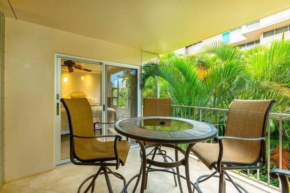 Royal Mauian #219 2 Bedroom Condo by RedAwning