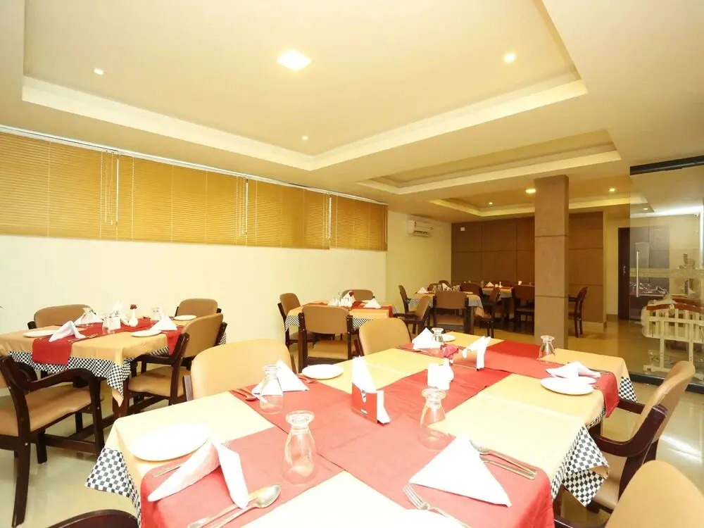 Hotel Padippurayil By OYO Rooms