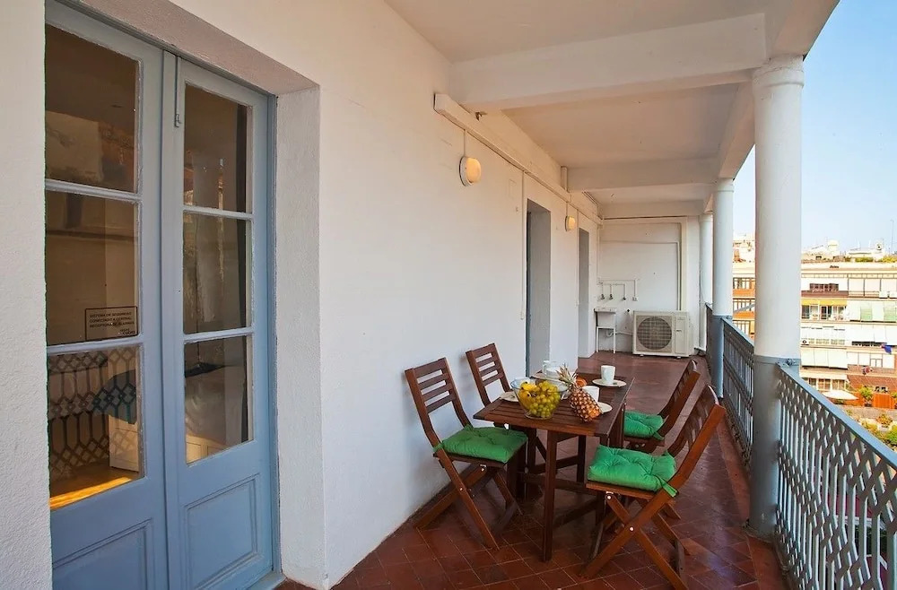 Central Apartment with Terrace
