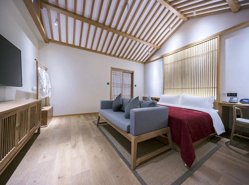 Qianna Qianxun Hotel(Zhengzhou High-tech Zone Xiliuhu )