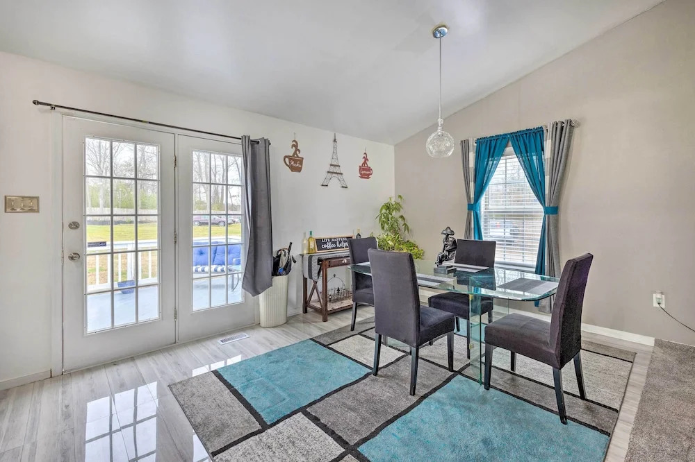 Richmond Home with Pool, 5 Mi to Downtown
