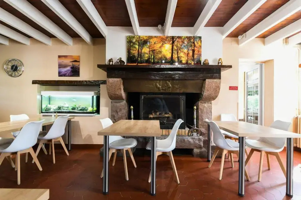 Logis Hôtel & Restaurant Aux Tauzins
