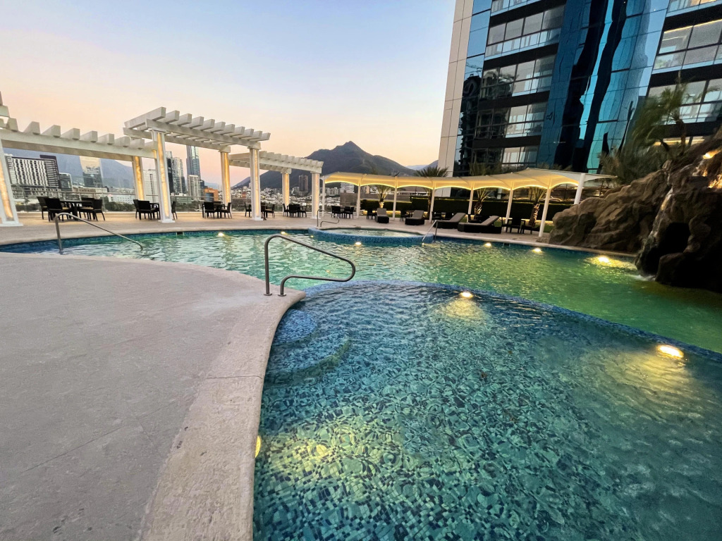 Safi Royal Luxury Metropolitan