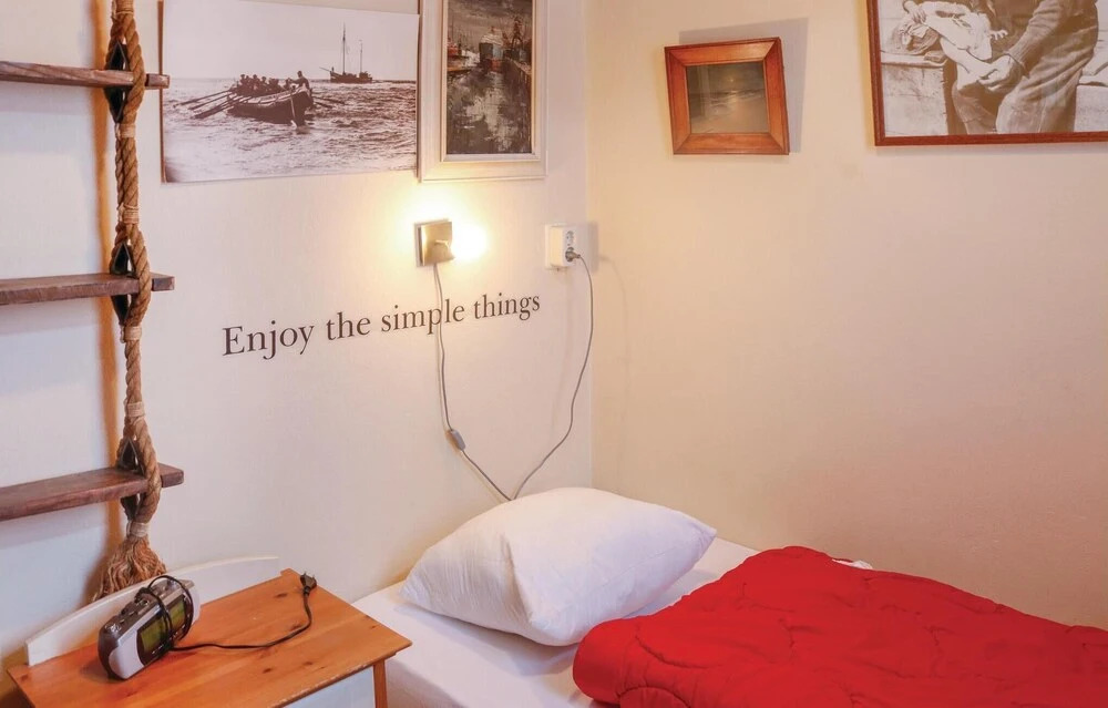 Beautiful Home in Egmond Aan Zee With 3 Bedrooms and Wifi