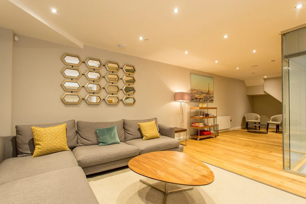 Luxurious 4 bedroom mews house in central Paddington