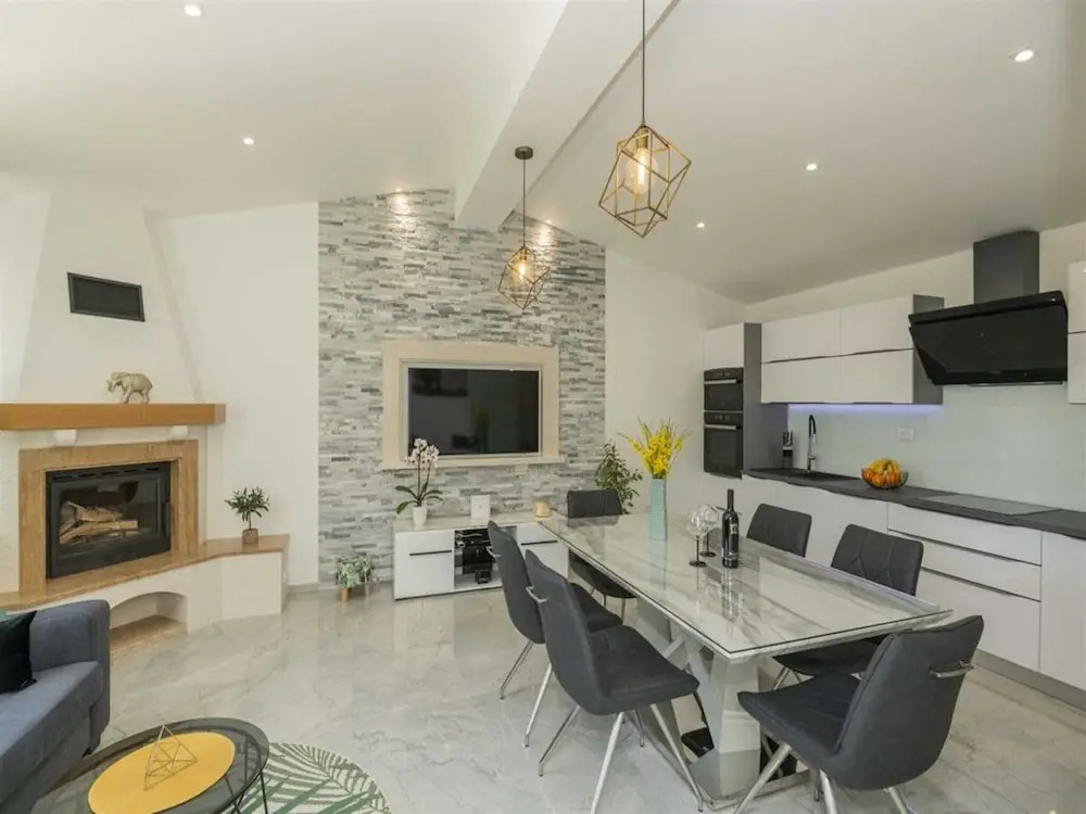 Tranquil Country Villa in Naklice