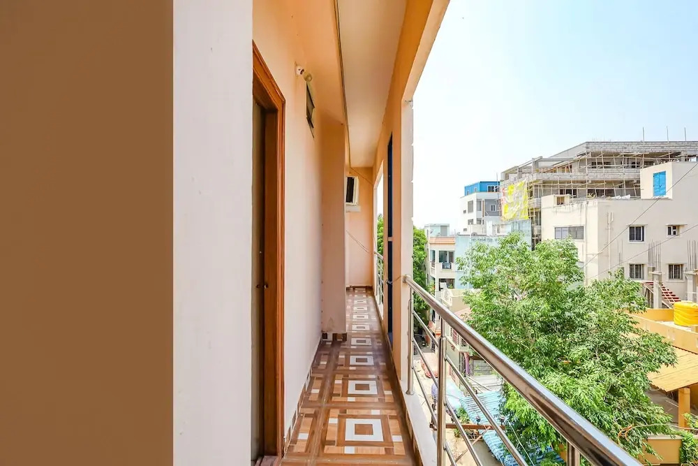 FabHotel Seven Inn Home Stay
