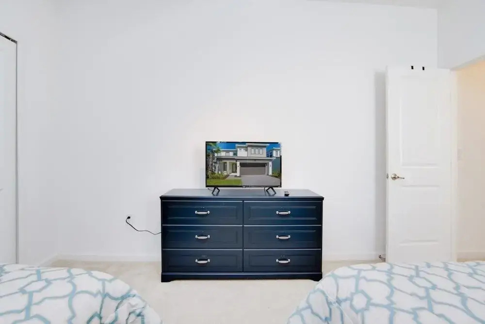 5 Bed 5 Bath In 5 Star Resort Near Disney! 5 Bedroom Home by RedAwning