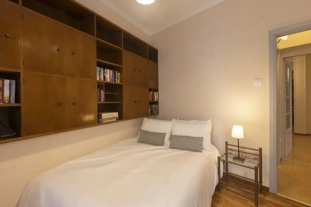 Prime Location 2BR next to the Acropolis