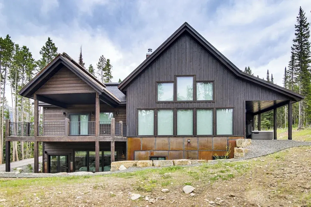 2 Mi to Big Sky Resort: Luxe Mtn-view Retreat!