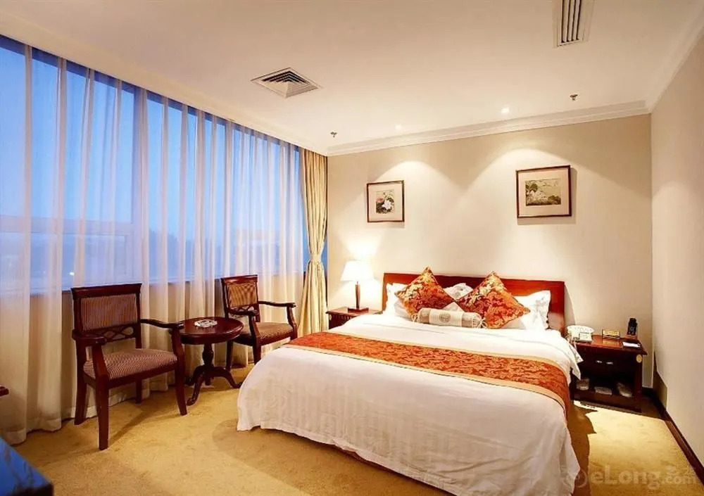 Rich Hotel