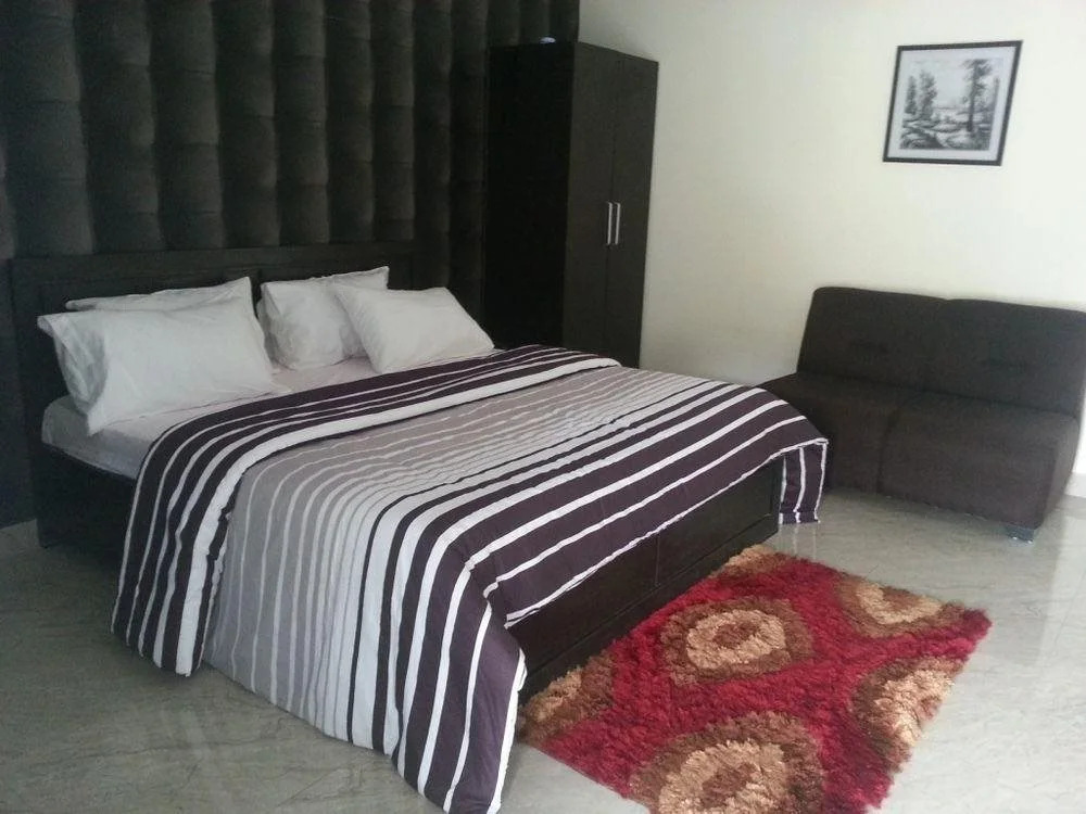 Queen Idia Suites