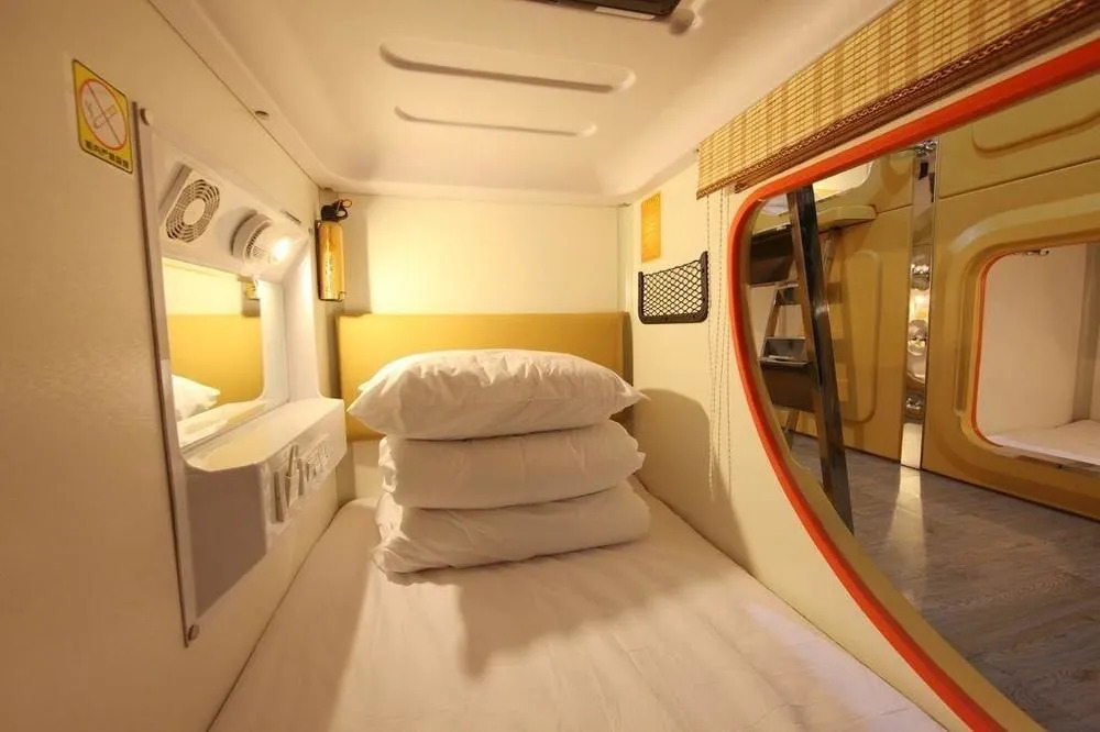 Shangjian Capsule Apartment Hangzhou East Railway Station