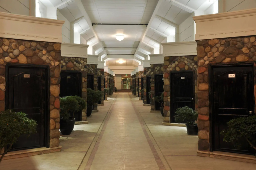 Ronax Hotel