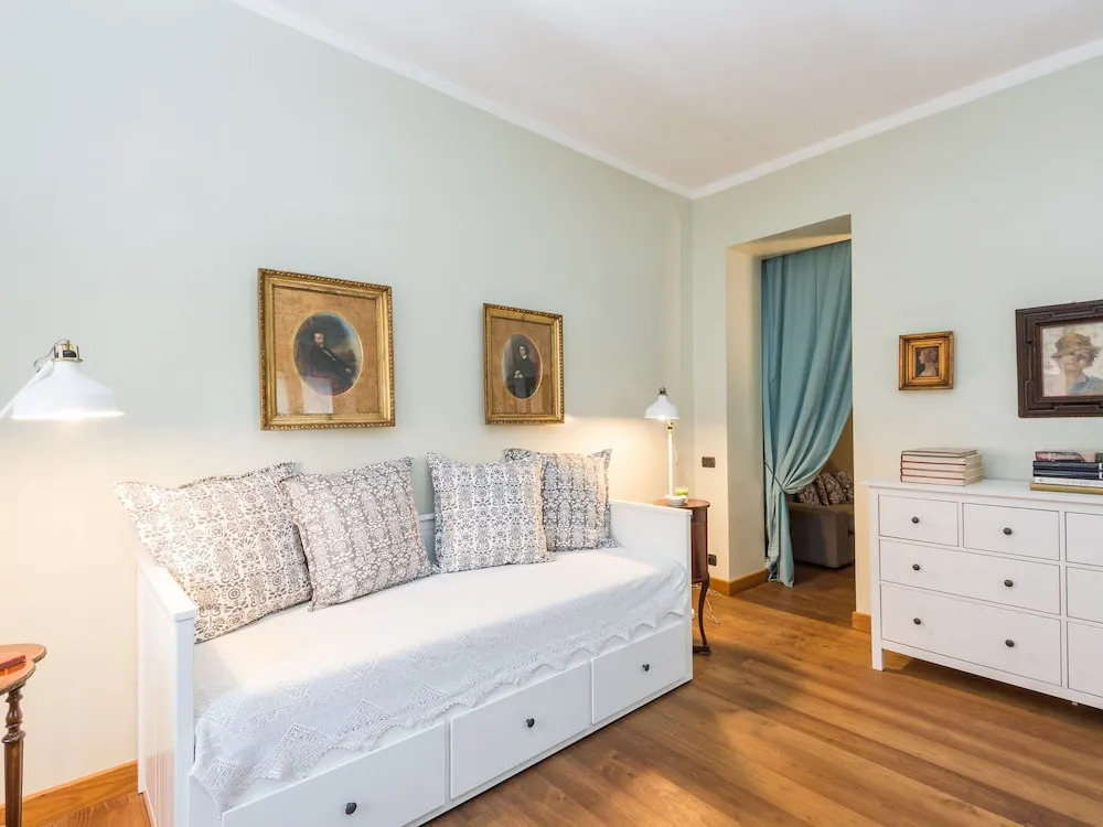 RSH Vatican Large Bright Apartment