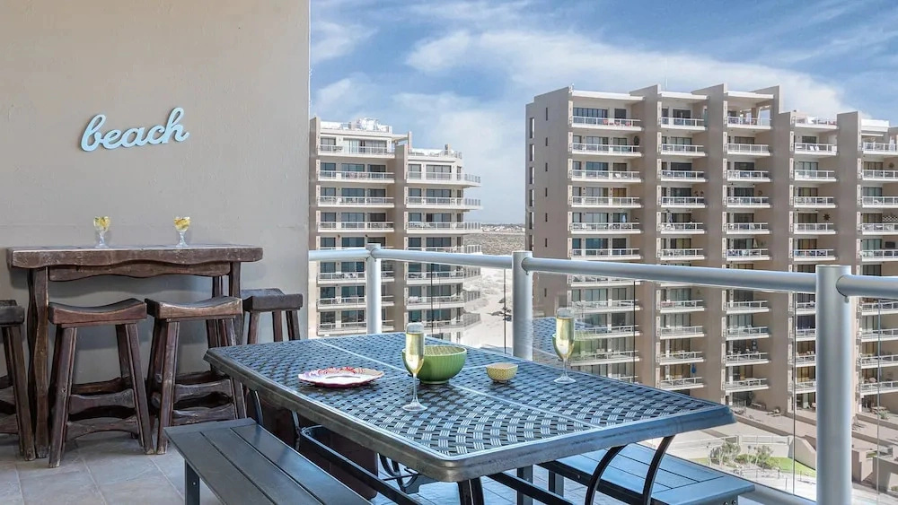 Cristal 803 2 BR 2 BA Condo @ Las Palomas Phase 1