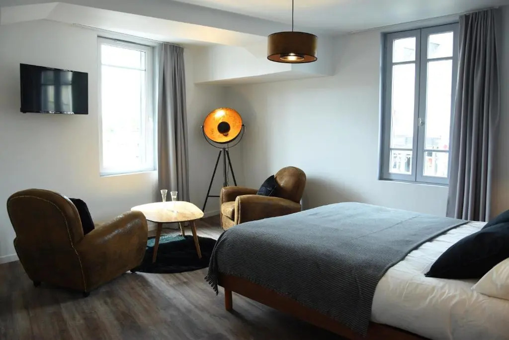 Une Nuit Sur Le Pont 1 (Adults Only)