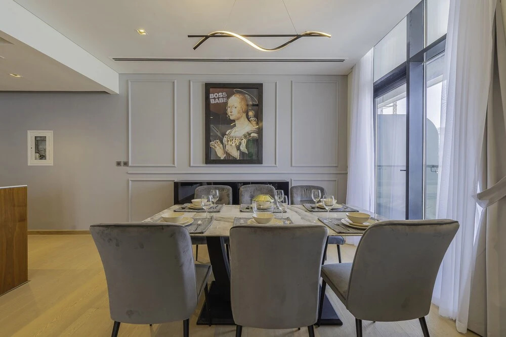 Monty - Luxury Meets Comfort Apt With Panoramic City View