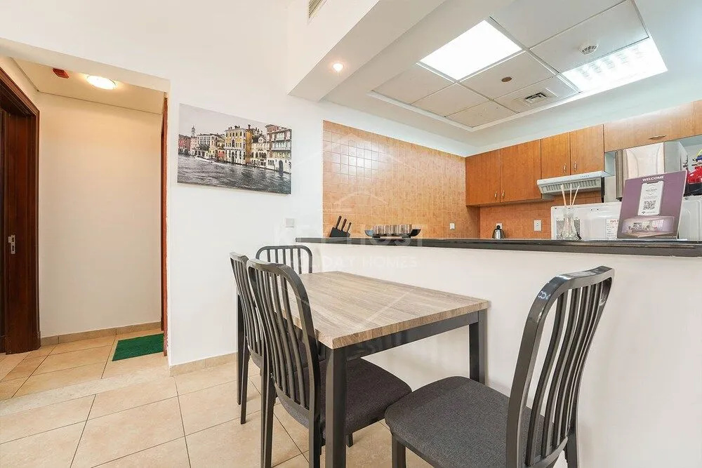 Canal Residence