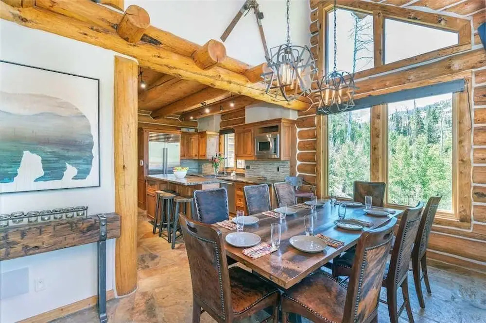 Slopeside Lodge