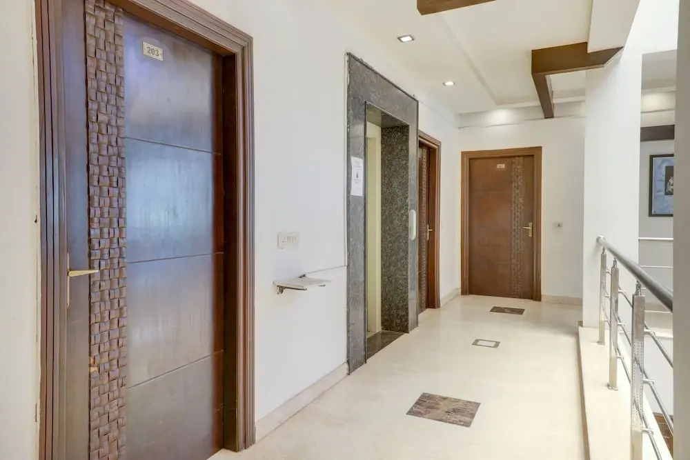 Hotel Green Wood By Dreamz Hospitality