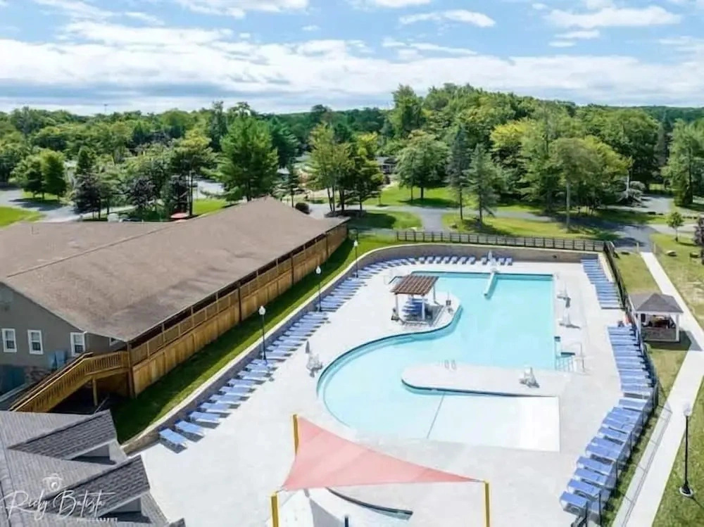 Lakefront, Hot Tub, Kayaks, Firepit, Pool Table