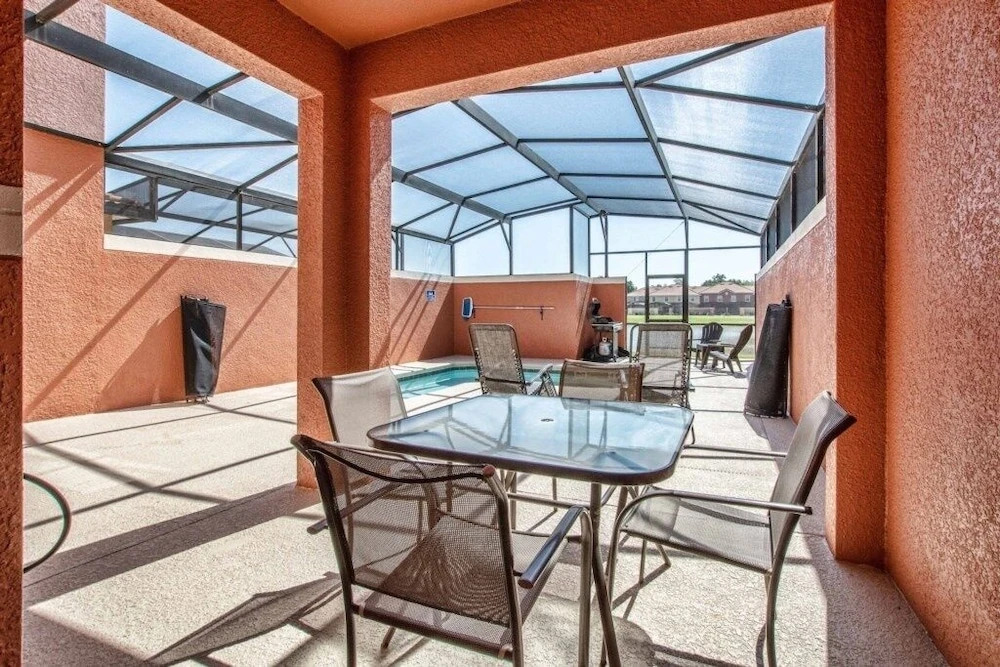 Tropical Waterfront, Completely Redone W/pool-3033 4 Bedroom Townhouse by Redawning, Kissimmee