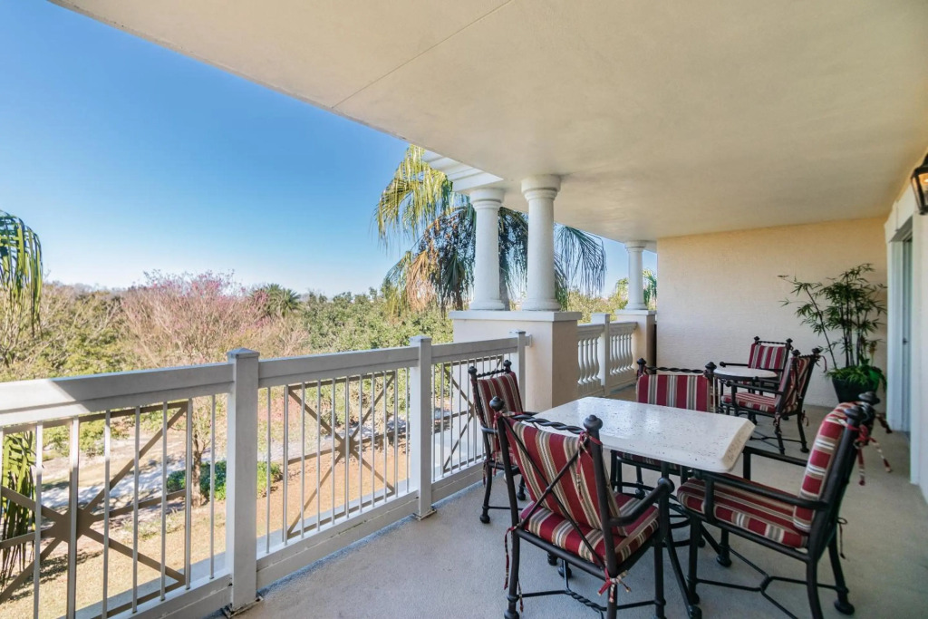 A DISNEY REUNION! 5 Heated Pools, New, Near Dis, Sleeps 8
