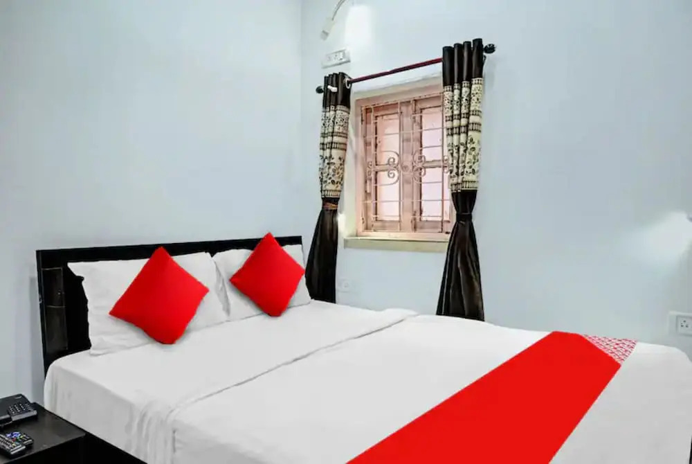Goroomgo Laxmi Guest House Jadavpur Kolkata