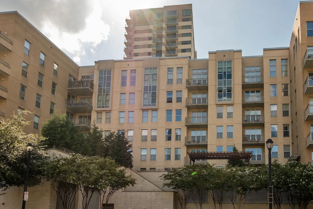 Reverchon Park Apartments by Frontdesk