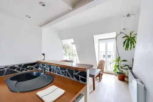 Paris 1st - Chatelet Les Halles - Rue Ferronnerie - Id 161