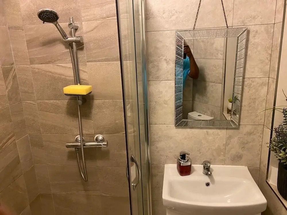 Impeccable 2 bed Flat in Ashford Near Ashford Int