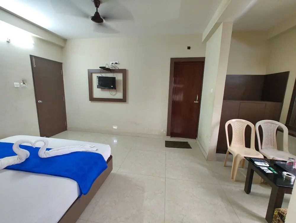 Hotel UK Palace Puri by Goroomgo