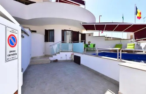Damavi Suite