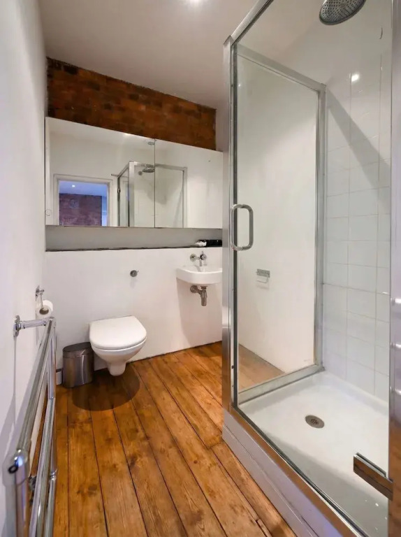 Spacious Studio in a Converted Warehouse Shoreditch