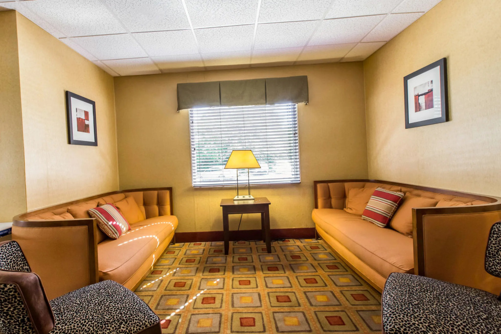 Comfort Suites Forsyth near I-75