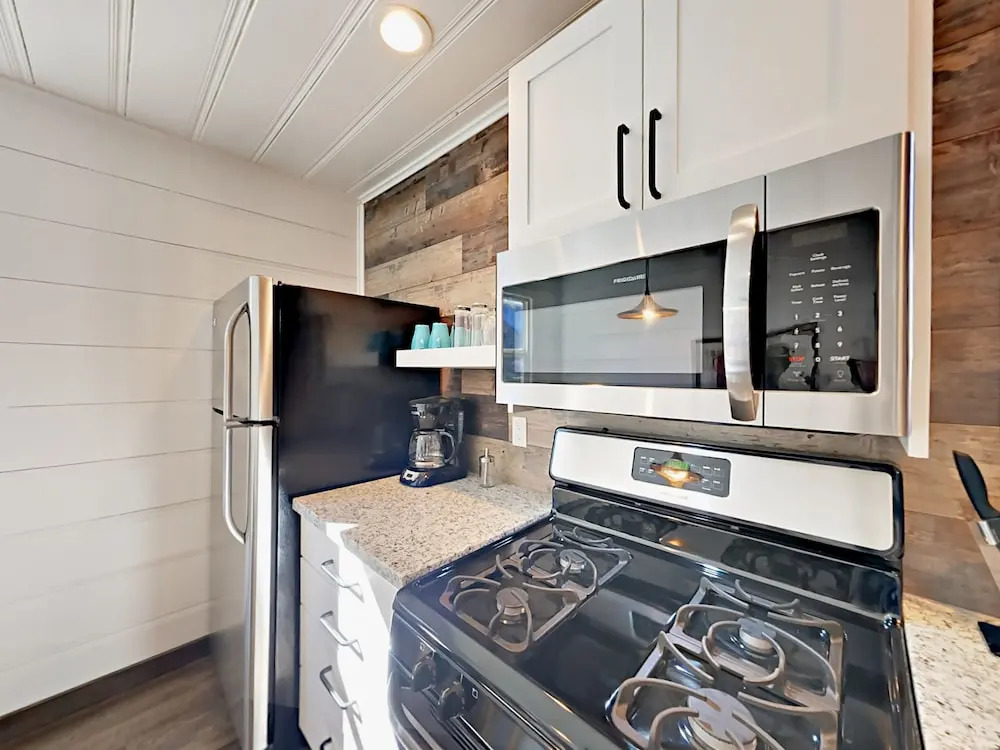 4093 Manzanita Ave Cabin Unit 5