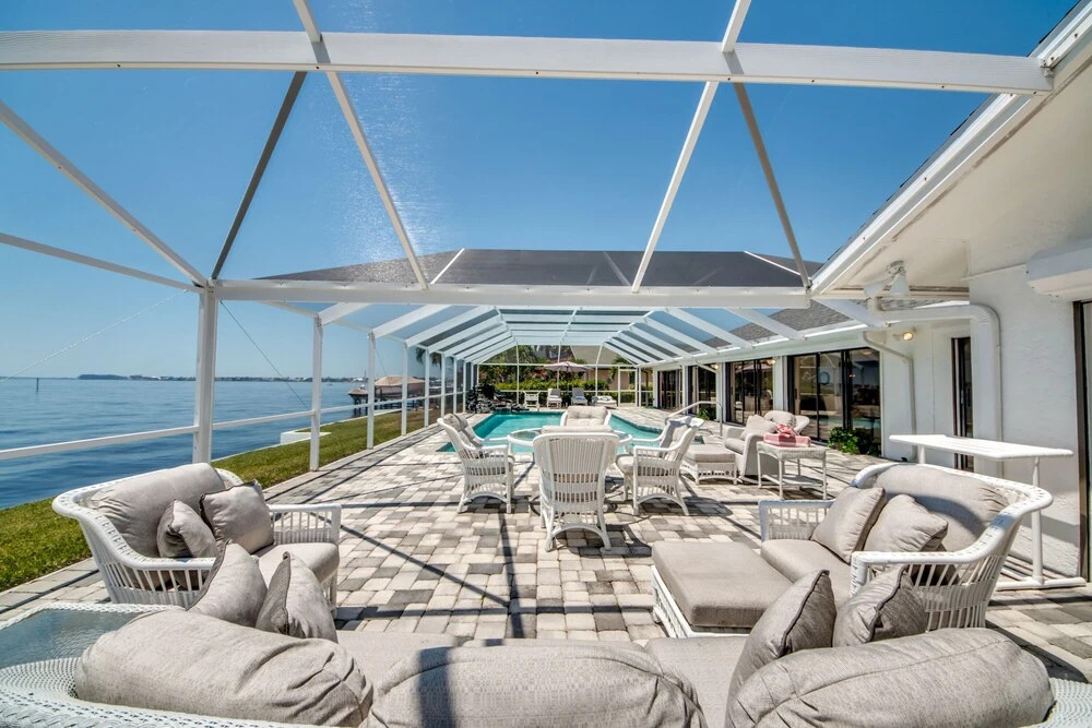 Grand Riverfront - Roelens Vacations