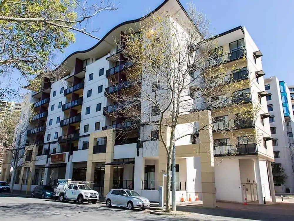 Two bedroom Apt next to Perth CBD with Parking.
