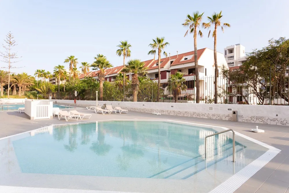 Tenerife South Shore Apartament, Coastal Lifestyle